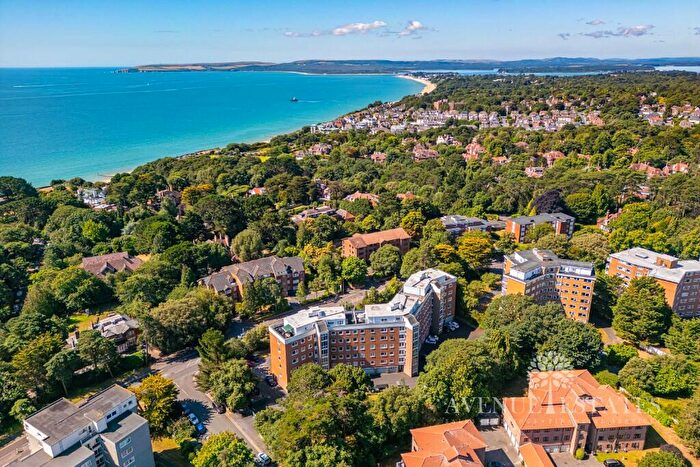 3 Bedroom Penthouse For Sale In West Cliff Road, Bournemouth, Dorset, BH4