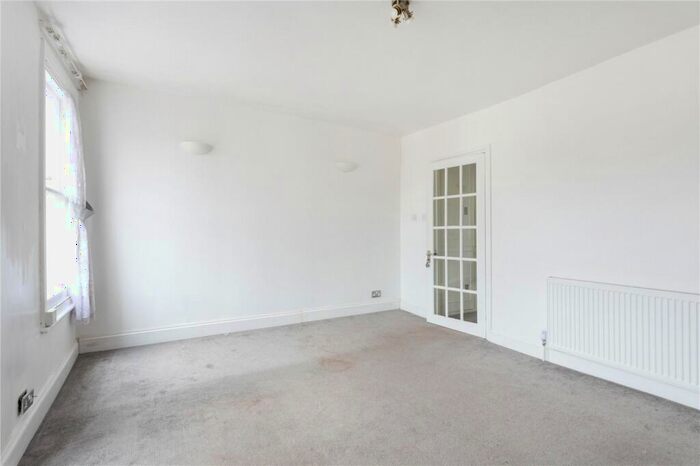 1 Bedroom Apartment To Rent In Sewdley Street, London, E5