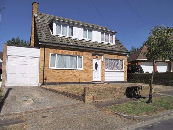 4 Bedroom Detached House For Sale In Britannia Gardens, Westcliff-On-Sea, SS0