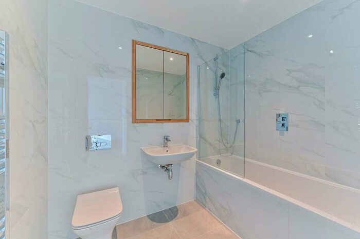 2 Bedroom Flat To Rent In Boulevard Point, Croydon, CR0