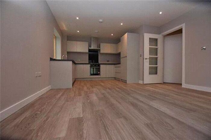 2 Bedroom Apartment To Rent In Pampisford Road, Purley, Surrey, CR8