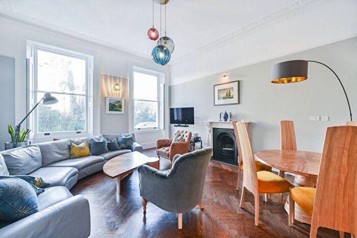 3 Bedroom Flat For Sale In Warwick Square, Pimlico, London, SW1V
