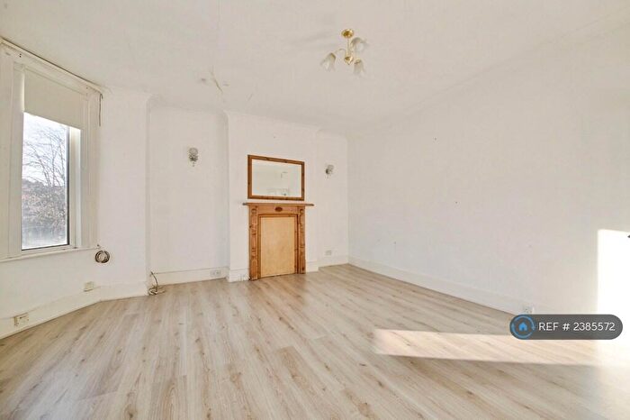 2 Bedroom Flat To Rent In Devonshire Road, London, N13