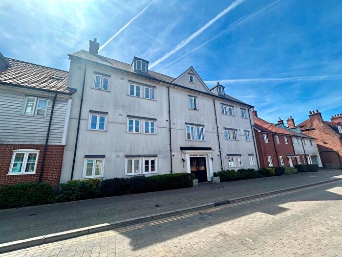 2 Bedroom Flat To Rent In Hart Street, Brentwood, CM14