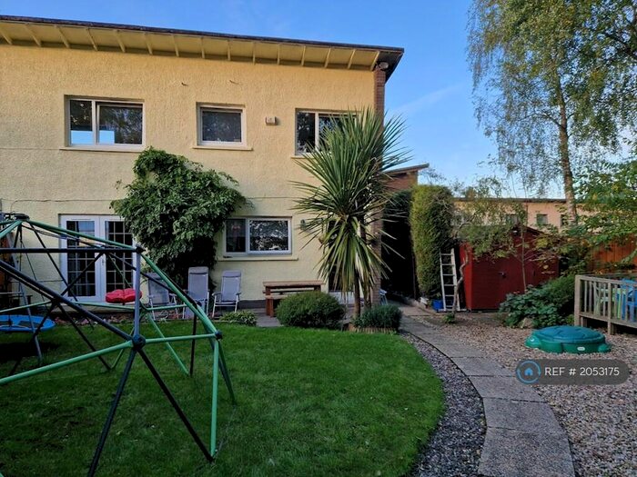 2 Bedroom End Of Terrace House To Rent In Stuart Road, Glenrothes, KY7