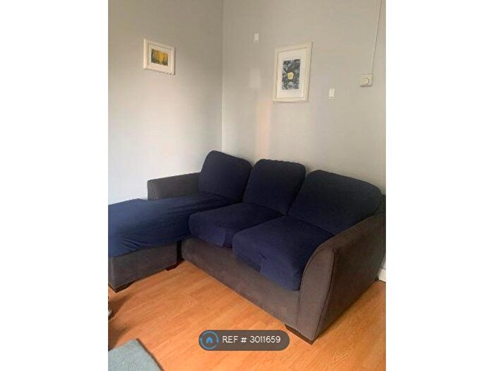 2 Bedroom Flat To Rent In Provost Estate, London, N1