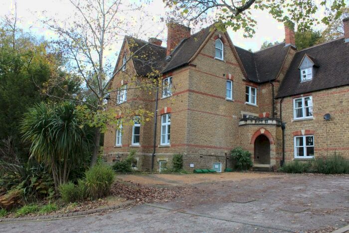 2 Bedroom Maisonette To Rent In Deanery Road, Godalming, Surrey, GU7