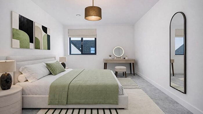 2 Bedroom Flat For Sale In Portsmouth Road, Esher, KT10