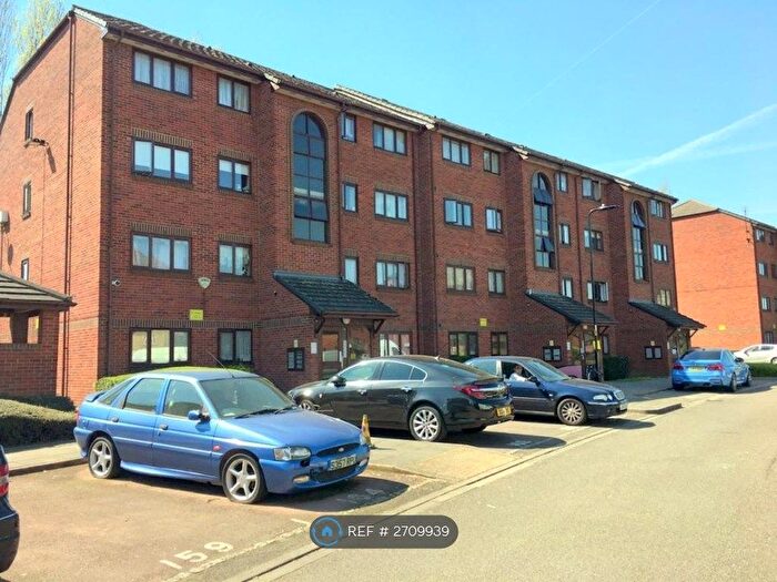 2 Bedroom Flat To Rent In Cotton Avenue, London, W3