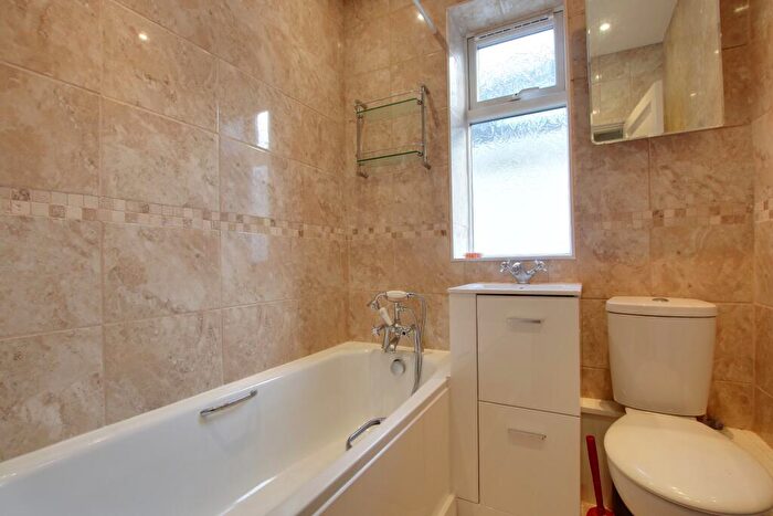 2 Bedroom Semi-Detached Bungalow For Sale In The Kingsway, Portchester, PO16