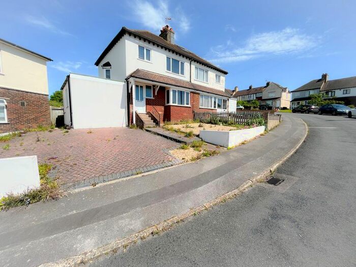 4 Bedroom Terraced House To Rent In Bevendean Crescent, Brighton, BN2