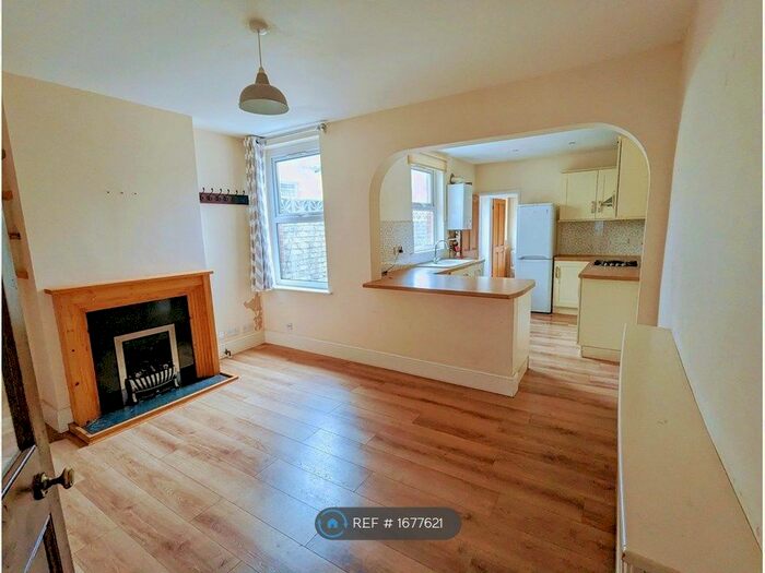 2 Bedroom Terraced House To Rent In Jessie Road, Southsea, PO4