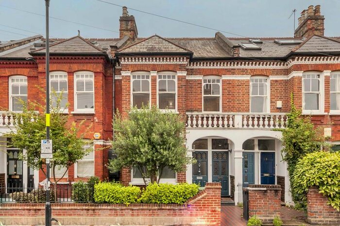 3 Bedroom Maisonette To Rent In Klea Avenue, London, SW4