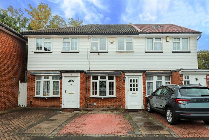 2 Bedroom Property For Sale In Woodhouse Close, Hayes, UB3