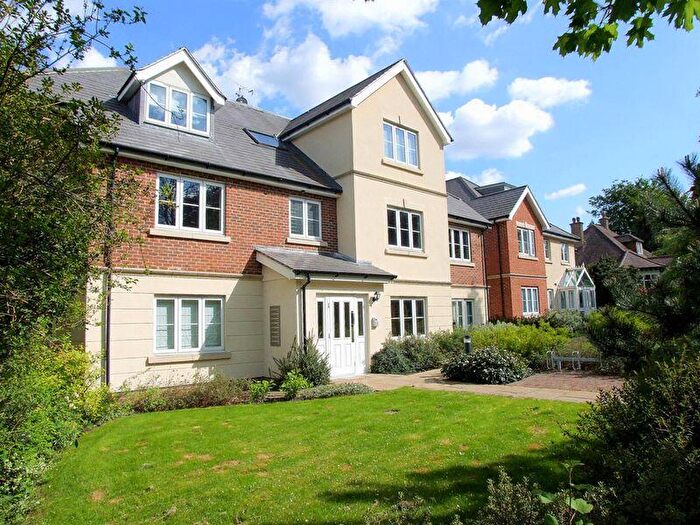 2 Bedroom Flat To Rent In Pampisford Road, South Croydon/Purley Borders, CR2