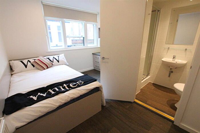 1 Bedroom Private Hall To Rent In Dychurch Lane, Northampton, NN1