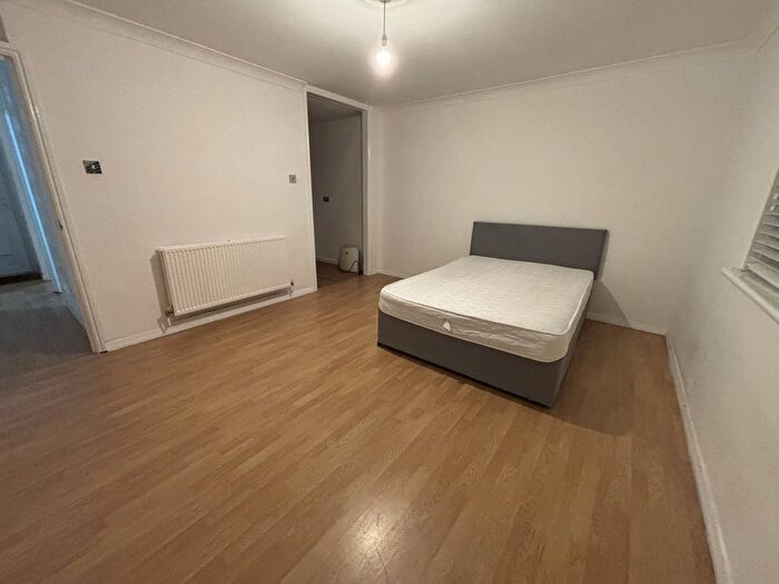 1 Bedroom Flat To Rent In Salisbury Road, Barnet, EN5