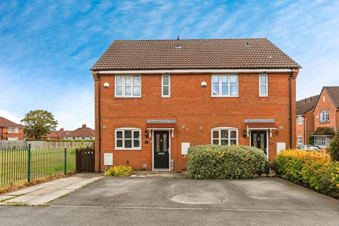 3 Bedroom Semi-Detached House For Sale In Shire Road, Morley, Leeds, LS27