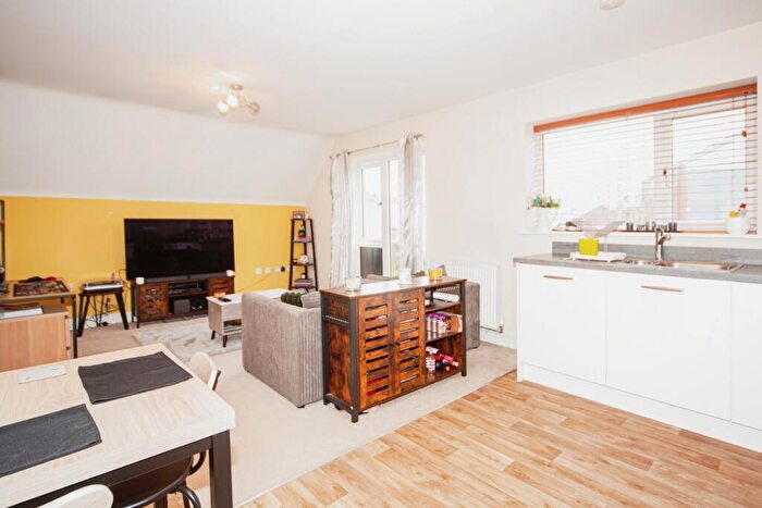 1 Bedroom Flat For Sale In Anton Close, Rugby, CV21