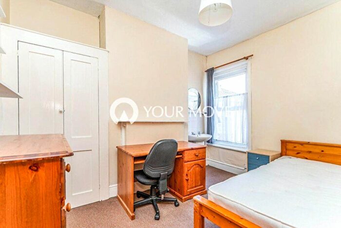 5 Bedroom Terraced House To Rent In Tennyson Road, Southampton, Hampshire, SO17