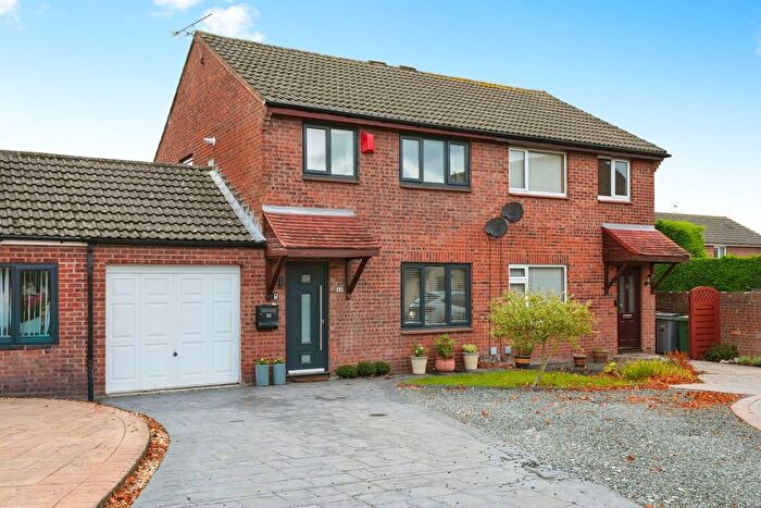 3 Bedroom Semi-detached House For Sale In Chippenham Avenue, Wirral, CH49