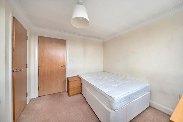 2 Bedroom Flat For Sale In East Oxford, Oxfordshire, OX4