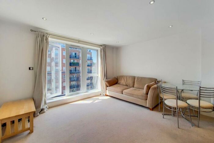 1 Bedroom Flat To Rent In Seven Kings Way, Kingston, Kingston Upon Thames, KT2