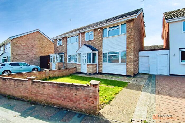 3 Bedroom Semi Detached House For Sale In Braemar Close, Rushey Mead, LE4