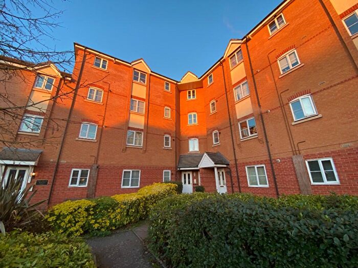 2 Bedroom Flat For Sale In Bewick Croft, Coventry, West Midlands, CV2