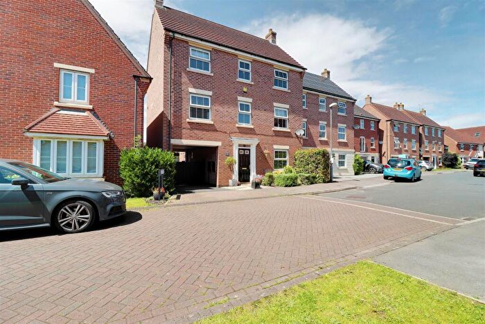 4 Bedroom Detached House For Sale In Harewood Crest, Brough, HU15