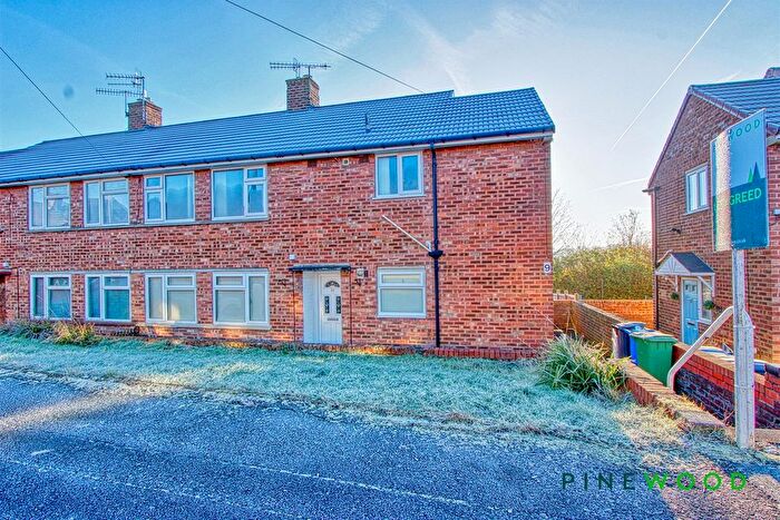 1 Bedroom Maisonette To Rent In Rose Wood Close, Dunston, Chesterfield, Derbyshire, S41