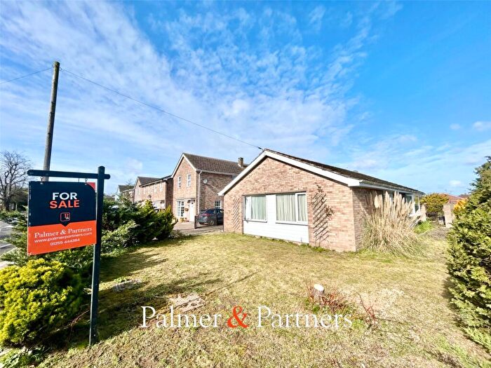 3 Bedroom Bungalow For Sale In Clacton Road, St. Osyth, Clacton-on-Sea, Essex, CO16