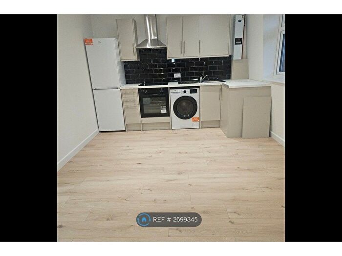 1 Bedroom Flat To Rent In East India Dock Road, London, E14