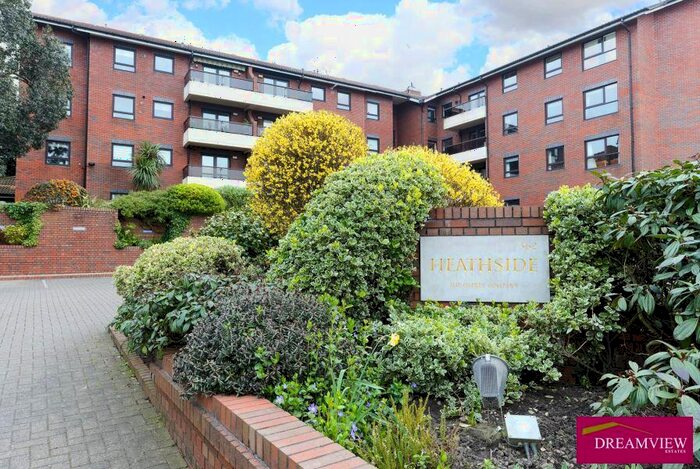 1 Bedroom Apartment For Sale In Heathside, Corner Finchley Road And West Heath Avenue, London, NW11