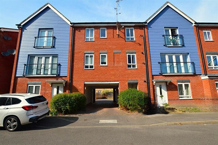 1 Bedroom Flat To Rent In Chadwick Road, Slough, SL3