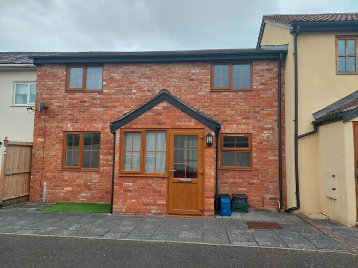 2 Bedroom Terraced House To Rent In New Street, Cullompton, EX15