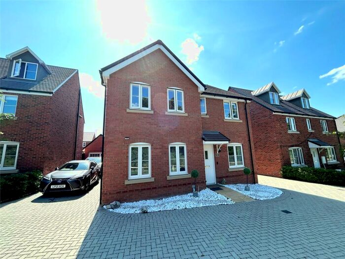 4 Bedroom Detached House To Rent In Potter Way, Winnersh, Wokingham, Berkshire, RG41