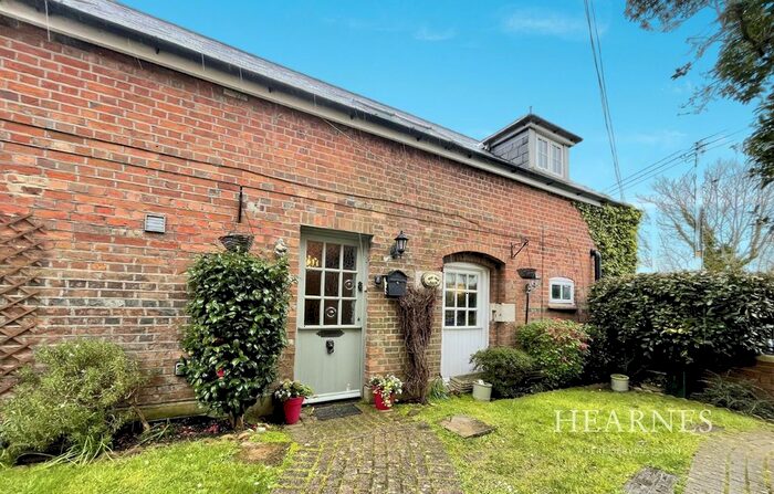 4 Bedroom Property For Sale In Throop Road, Throop, Bournemouth, BH8