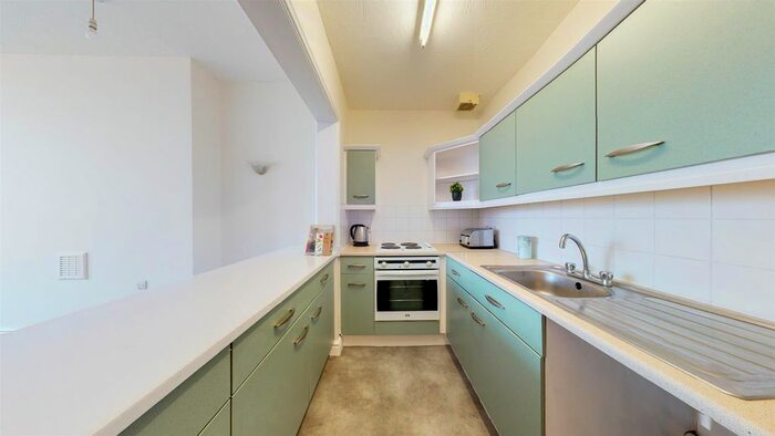 1 Bedroom Flat To Rent In West Parade, Rhyl LL18