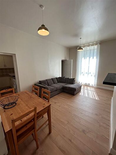 1 Bedroom Flat To Rent In Wellfield House, Halifax Road, Dewsbury, WF13