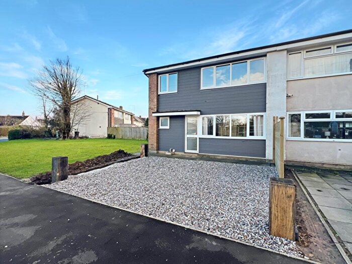 3 Bedroom Semi-Detached House For Sale In Queens Gardens, Panfield, Braintree, CM7