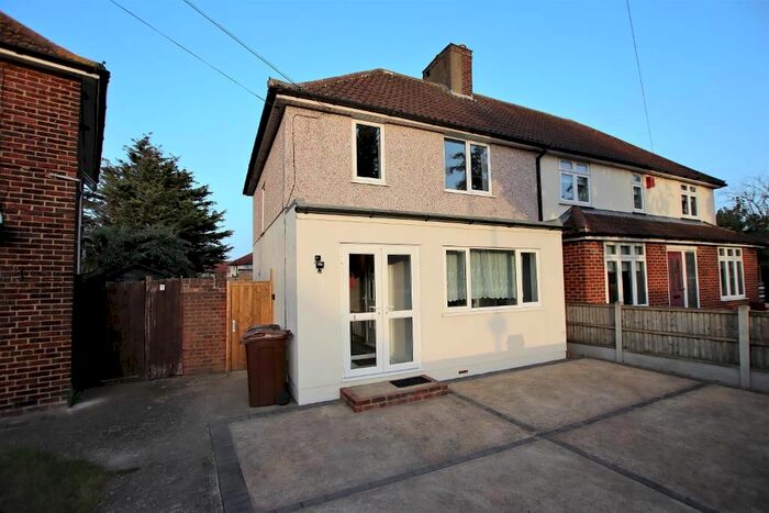 3 Bedroom Semi-Detached House To Rent In Heathway, Dagenham, Essex, RM10