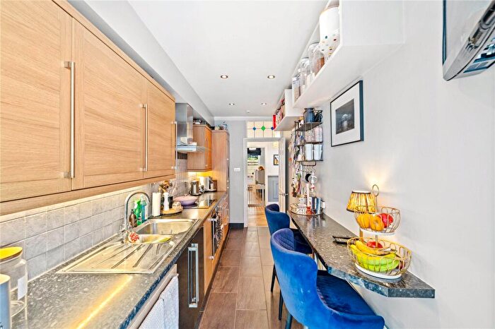 2 Bedroom Apartment For Sale In Wilbury Road, Hove, East Sussex, BN3