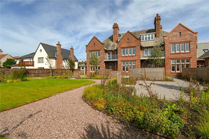 2 Bedroom Apartment For Sale In Stanley Road, Hoylake, Wirral, CH47