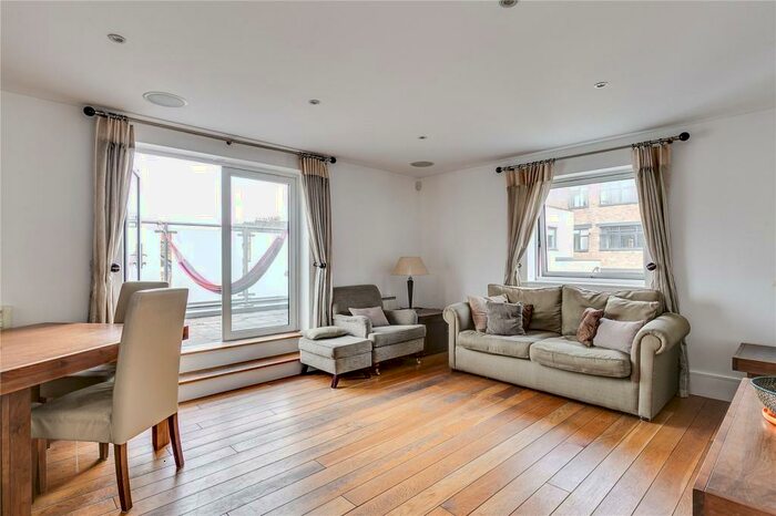 3 Bedroom Flat To Rent In Radius Apartments, Omega Place, Islington, London, N1