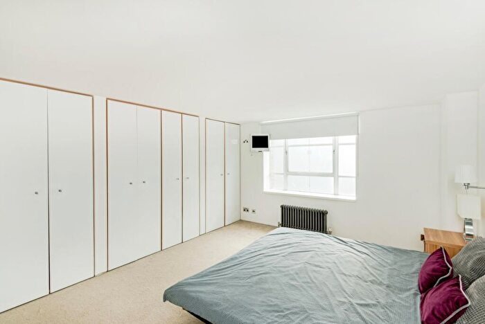2 Bedroom Apartment To Rent In Hall Road London, NW8