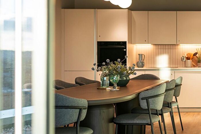 Apartment To Rent In Dockside, Edinburgh, EH6