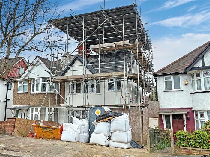 3 Bedroom Semi Detached House For Sale In Randall Avenue, London, NW2