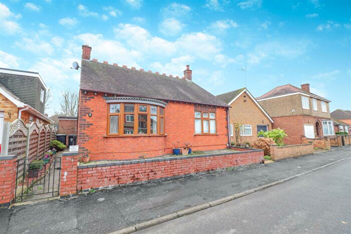 2 Bedroom Detached Bungalow For Sale In Quorn Road, Rushden, NN10