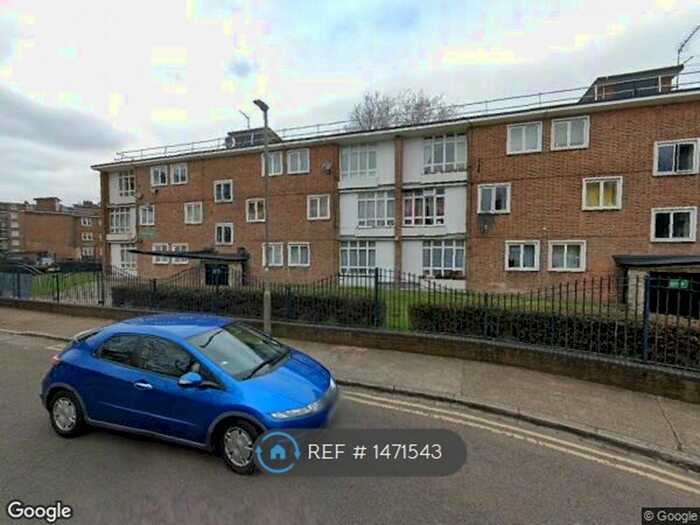 3 Bedroom Flat To Rent In Mansell House, London, SW8